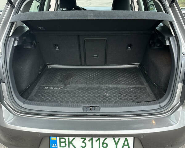 Серый Фольксваген e-Golf, объемом двигателя 0 л и пробегом 103 тыс. км за 8500 $, фото 10 на Automoto.ua