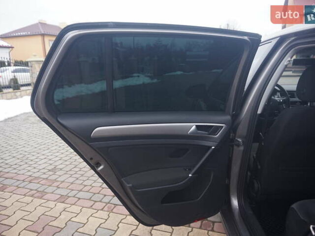 Серый Фольксваген e-Golf, объемом двигателя 0 л и пробегом 96 тыс. км за 8500 $, фото 43 на Automoto.ua