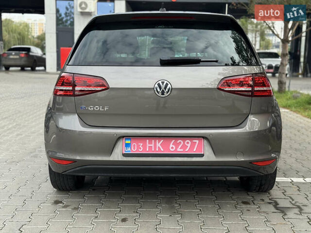 Серый Фольксваген e-Golf, объемом двигателя 0 л и пробегом 99 тыс. км за 9490 $, фото 7 на Automoto.ua