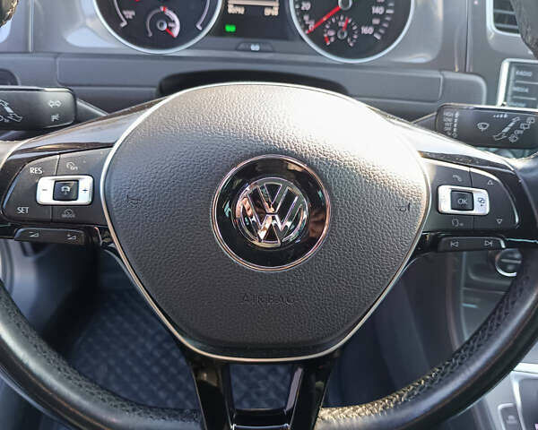 Серый Фольксваген e-Golf, объемом двигателя 0 л и пробегом 80 тыс. км за 8900 $, фото 16 на Automoto.ua