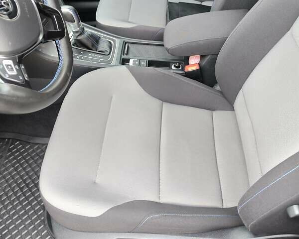 Сірий Фольксваген e-Golf, об'ємом двигуна 0 л та пробігом 104 тис. км за 9300 $, фото 12 на Automoto.ua