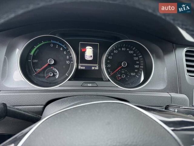Серый Фольксваген e-Golf, объемом двигателя 0 л и пробегом 90 тыс. км за 8000 $, фото 12 на Automoto.ua