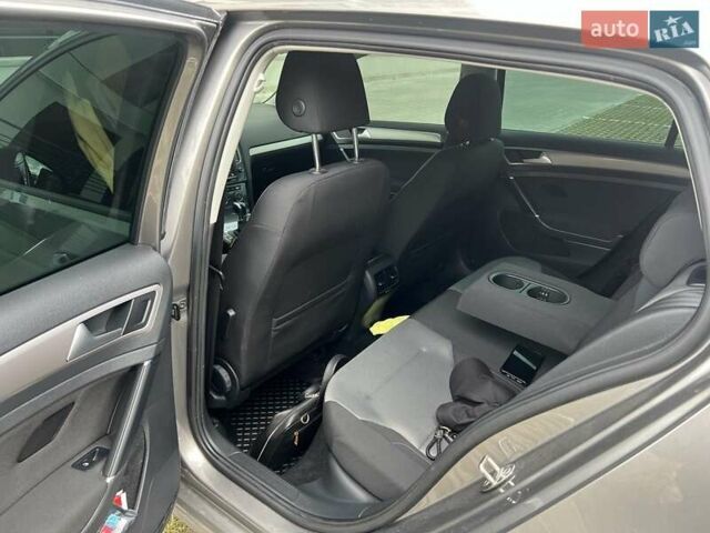 Серый Фольксваген e-Golf, объемом двигателя 0 л и пробегом 169 тыс. км за 7400 $, фото 9 на Automoto.ua