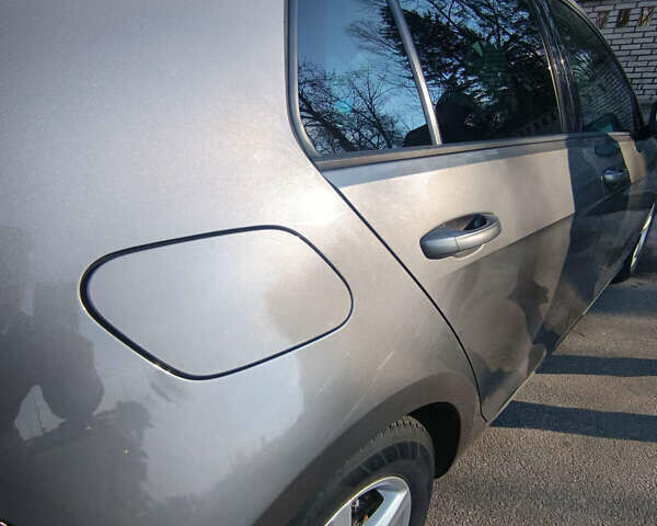 Серый Фольксваген e-Golf, объемом двигателя 0 л и пробегом 80 тыс. км за 8900 $, фото 6 на Automoto.ua