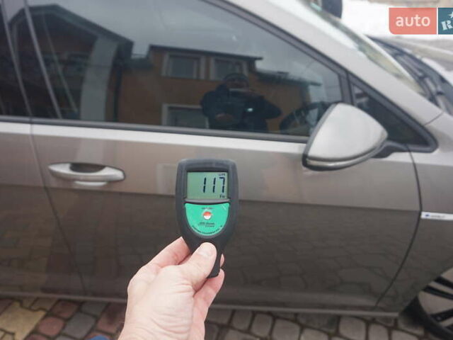 Серый Фольксваген e-Golf, объемом двигателя 0 л и пробегом 96 тыс. км за 8500 $, фото 70 на Automoto.ua