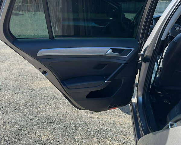 Сірий Фольксваген e-Golf, об'ємом двигуна 0 л та пробігом 150 тис. км за 9200 $, фото 23 на Automoto.ua