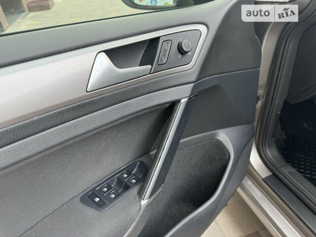 Сірий Фольксваген e-Golf, об'ємом двигуна 0 л та пробігом 105 тис. км за 9333 $, фото 20 на Automoto.ua