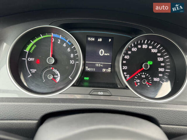 Серый Фольксваген e-Golf, объемом двигателя 0 л и пробегом 190 тыс. км за 8200 $, фото 12 на Automoto.ua