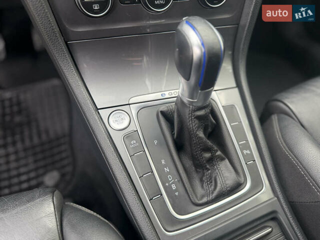 Серый Фольксваген e-Golf, объемом двигателя 0 л и пробегом 99 тыс. км за 9490 $, фото 43 на Automoto.ua