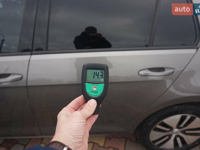 Серый Фольксваген e-Golf, объемом двигателя 0 л и пробегом 96 тыс. км за 8500 $, фото 65 на Automoto.ua