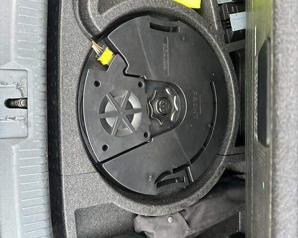 Серый Фольксваген e-Golf, объемом двигателя 0 л и пробегом 103 тыс. км за 8500 $, фото 13 на Automoto.ua