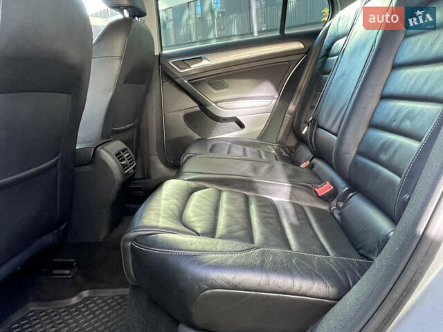 Серый Фольксваген e-Golf, объемом двигателя 0 л и пробегом 98 тыс. км за 8750 $, фото 25 на Automoto.ua