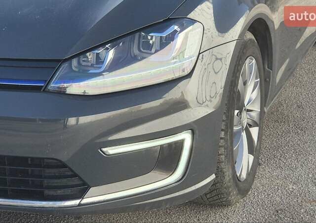 Сірий Фольксваген e-Golf, об'ємом двигуна 0 л та пробігом 85 тис. км за 8500 $, фото 10 на Automoto.ua