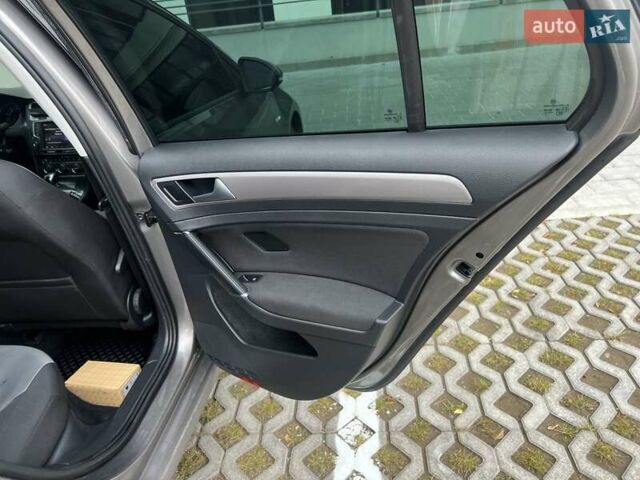 Серый Фольксваген e-Golf, объемом двигателя 0 л и пробегом 169 тыс. км за 7400 $, фото 13 на Automoto.ua