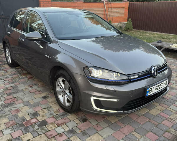 Серый Фольксваген e-Golf, объемом двигателя 0 л и пробегом 160 тыс. км за 9500 $, фото 5 на Automoto.ua