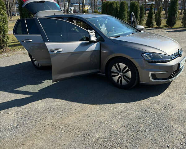 Сірий Фольксваген e-Golf, об'ємом двигуна 0 л та пробігом 150 тис. км за 9200 $, фото 33 на Automoto.ua