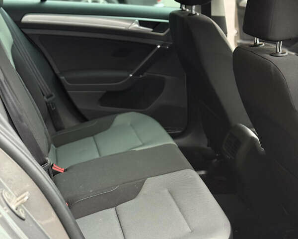 Серый Фольксваген e-Golf, объемом двигателя 0 л и пробегом 116 тыс. км за 8200 $, фото 22 на Automoto.ua