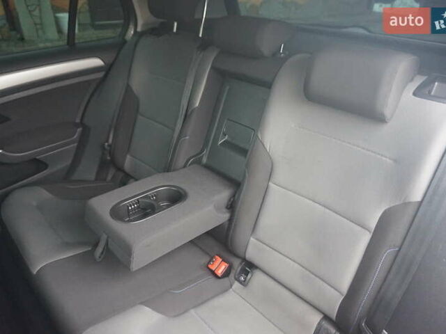 Серый Фольксваген e-Golf, объемом двигателя 0 л и пробегом 96 тыс. км за 8500 $, фото 45 на Automoto.ua