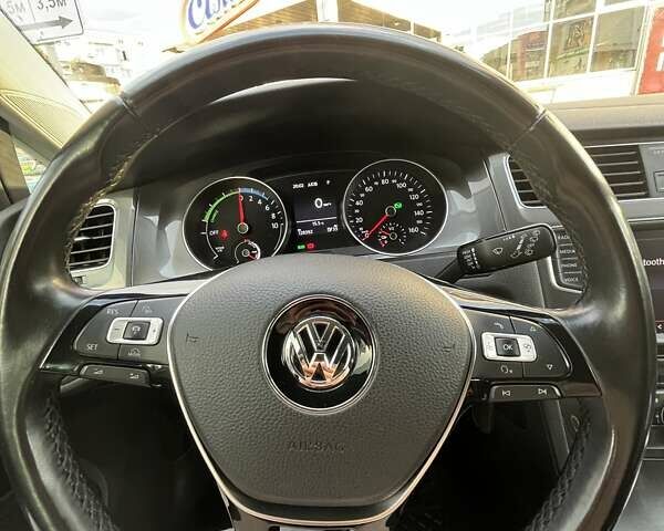 Серый Фольксваген e-Golf, объемом двигателя 0 л и пробегом 128 тыс. км за 10700 $, фото 8 на Automoto.ua