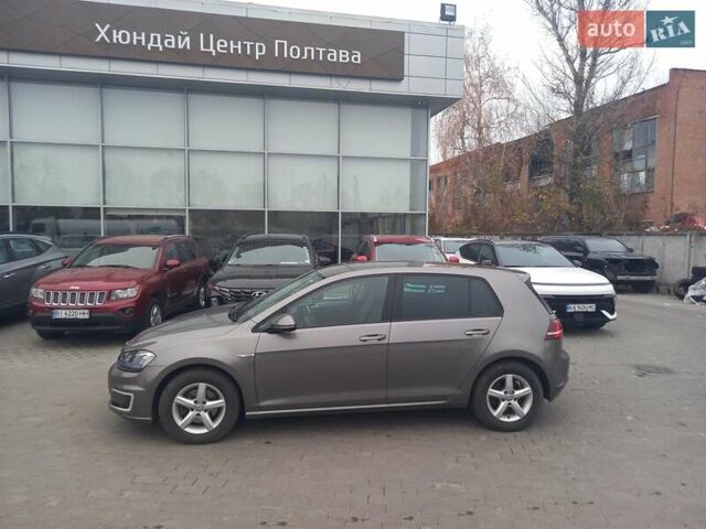 Серый Фольксваген e-Golf, объемом двигателя 0 л и пробегом 97 тыс. км за 10300 $, фото 1 на Automoto.ua