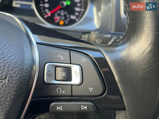 Серый Фольксваген e-Golf, объемом двигателя 0 л и пробегом 98 тыс. км за 8750 $, фото 44 на Automoto.ua