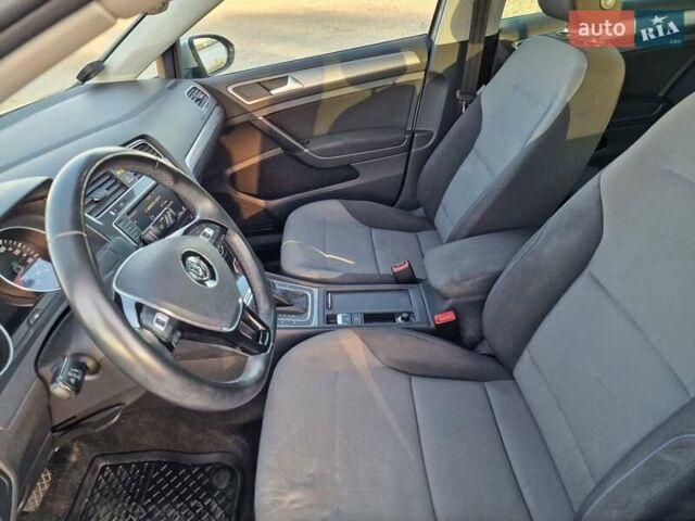 Серый Фольксваген e-Golf, объемом двигателя 0 л и пробегом 145 тыс. км за 8798 $, фото 17 на Automoto.ua
