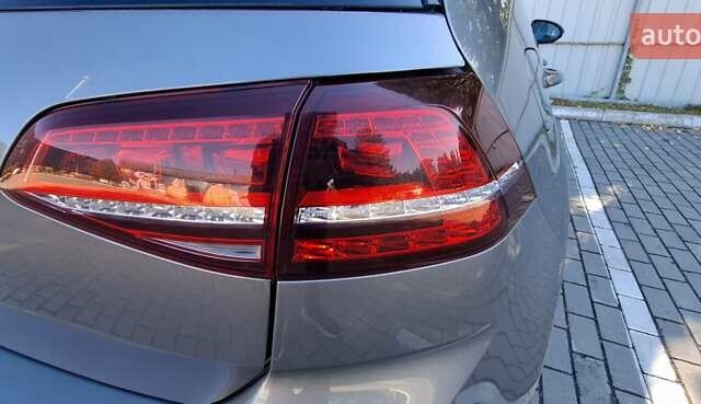 Серый Фольксваген e-Golf, объемом двигателя 0 л и пробегом 158 тыс. км за 8000 $, фото 14 на Automoto.ua