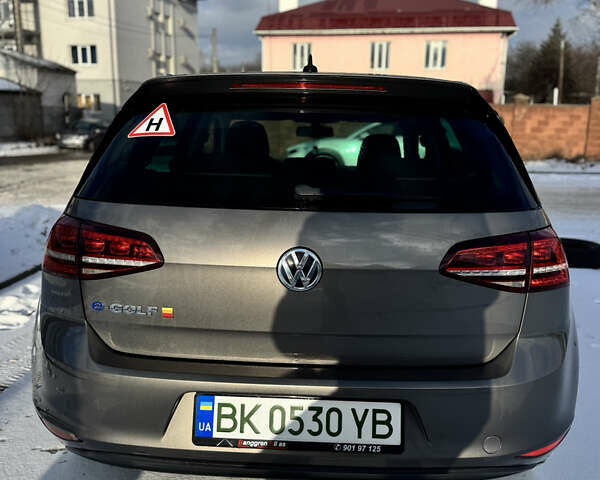 Серый Фольксваген e-Golf, объемом двигателя 0 л и пробегом 128 тыс. км за 8500 $, фото 3 на Automoto.ua
