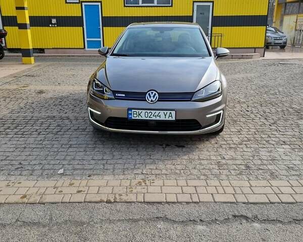 Сірий Фольксваген e-Golf, об'ємом двигуна 0 л та пробігом 145 тис. км за 11200 $, фото 3 на Automoto.ua