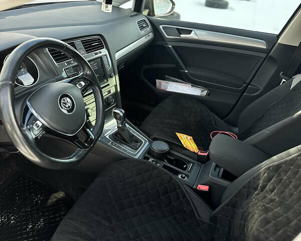 Серый Фольксваген e-Golf, объемом двигателя 0 л и пробегом 128 тыс. км за 8500 $, фото 7 на Automoto.ua