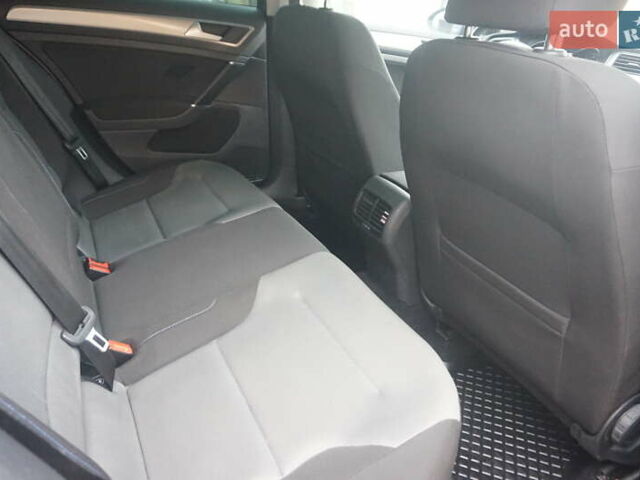 Серый Фольксваген e-Golf, объемом двигателя 0 л и пробегом 96 тыс. км за 8500 $, фото 41 на Automoto.ua