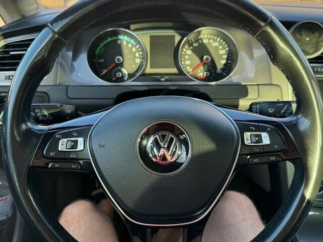 Серый Фольксваген e-Golf, объемом двигателя 0 л и пробегом 150 тыс. км за 8500 $, фото 15 на Automoto.ua