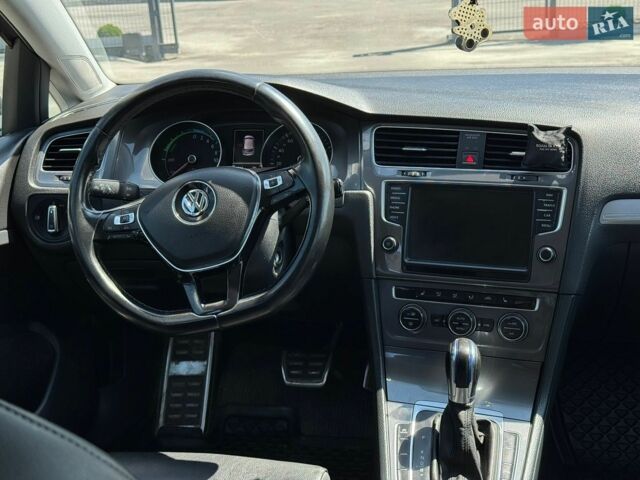 Серый Фольксваген e-Golf, объемом двигателя 0 л и пробегом 170 тыс. км за 8700 $, фото 28 на Automoto.ua