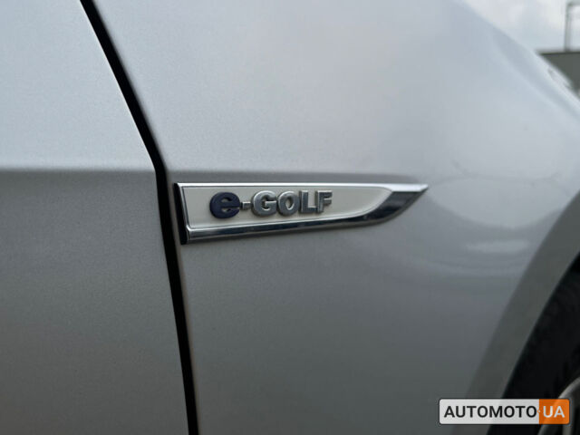 Серый Фольксваген e-Golf, объемом двигателя 24 л и пробегом 128 тыс. км за 10500 $, фото 9 на Automoto.ua