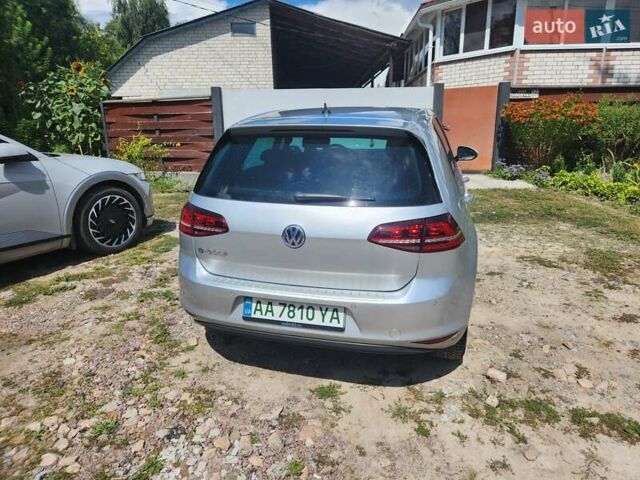 Серый Фольксваген e-Golf, объемом двигателя 0 л и пробегом 140 тыс. км за 11000 $, фото 5 на Automoto.ua