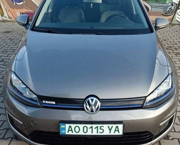 Серый Фольксваген e-Golf, объемом двигателя 0 л и пробегом 130 тыс. км за 9900 $, фото 7 на Automoto.ua
