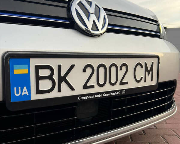 Серый Фольксваген e-Golf, объемом двигателя 0 л и пробегом 130 тыс. км за 8999 $, фото 17 на Automoto.ua