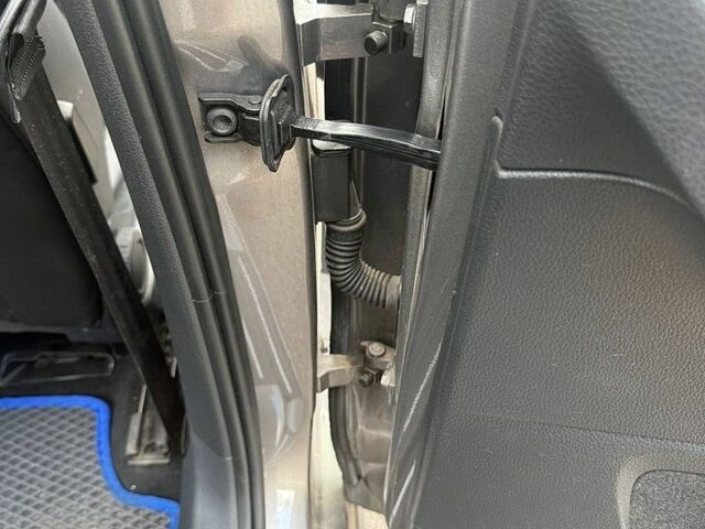 Сірий Фольксваген e-Golf, об'ємом двигуна 0 л та пробігом 127 тис. км за 10999 $, фото 32 на Automoto.ua