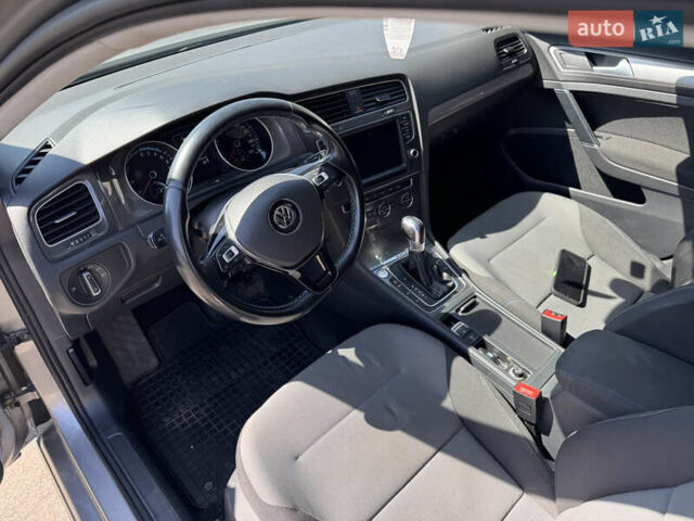 Серый Фольксваген e-Golf, объемом двигателя 0 л и пробегом 76 тыс. км за 9500 $, фото 10 на Automoto.ua