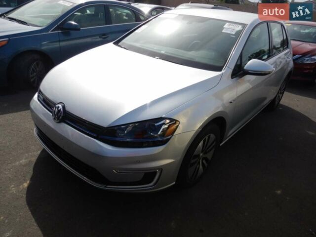 Серый Фольксваген e-Golf, объемом двигателя 0 л и пробегом 98 тыс. км за 11999 $, фото 4 на Automoto.ua
