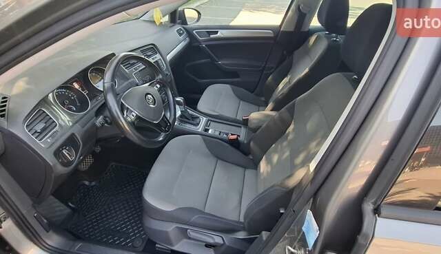 Серый Фольксваген e-Golf, объемом двигателя 0 л и пробегом 158 тыс. км за 8000 $, фото 21 на Automoto.ua