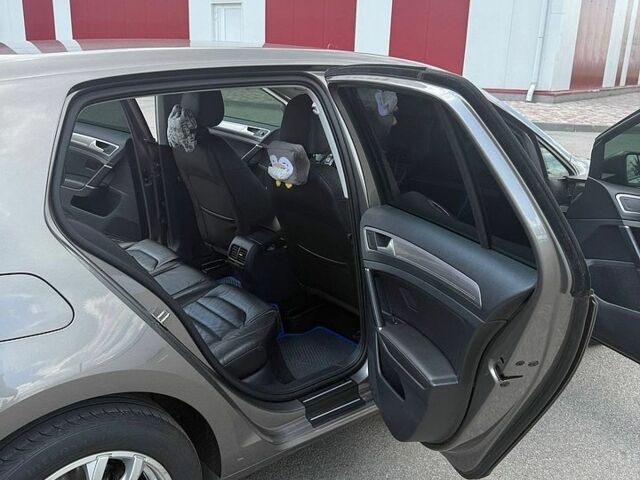 Сірий Фольксваген e-Golf, об'ємом двигуна 0 л та пробігом 127 тис. км за 10999 $, фото 20 на Automoto.ua