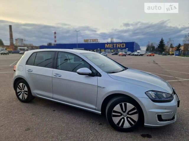 Серый Фольксваген e-Golf, объемом двигателя 0 л и пробегом 97 тыс. км за 9800 $, фото 6 на Automoto.ua