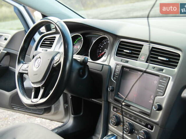 Серый Фольксваген e-Golf, объемом двигателя 0 л и пробегом 162 тыс. км за 8499 $, фото 21 на Automoto.ua