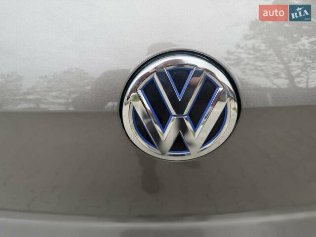 Серый Фольксваген e-Golf, объемом двигателя 0 л и пробегом 99 тыс. км за 9490 $, фото 58 на Automoto.ua