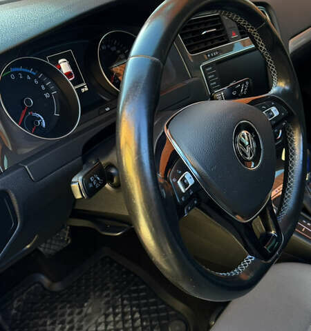 Серый Фольксваген e-Golf, объемом двигателя 0 л и пробегом 133 тыс. км за 8400 $, фото 23 на Automoto.ua