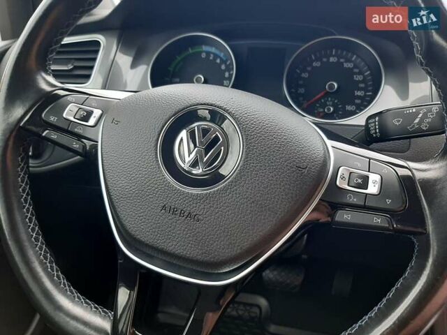 Сірий Фольксваген e-Golf, об'ємом двигуна 0 л та пробігом 97 тис. км за 9500 $, фото 18 на Automoto.ua