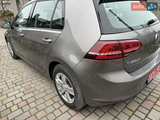 Серый Фольксваген e-Golf, объемом двигателя 0 л и пробегом 90 тыс. км за 8000 $, фото 2 на Automoto.ua