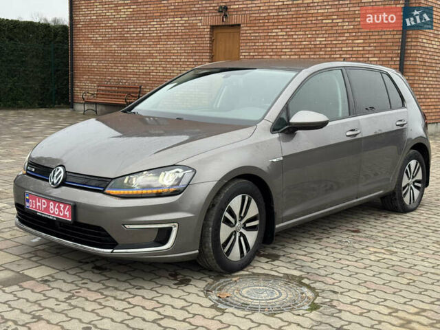 Серый Фольксваген e-Golf, объемом двигателя 0 л и пробегом 136 тыс. км за 7600 $, фото 2 на Automoto.ua