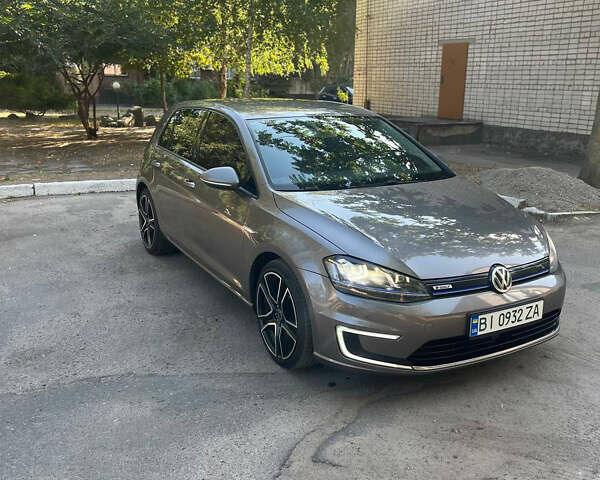 Серый Фольксваген e-Golf, объемом двигателя 0 л и пробегом 160 тыс. км за 11500 $, фото 2 на Automoto.ua